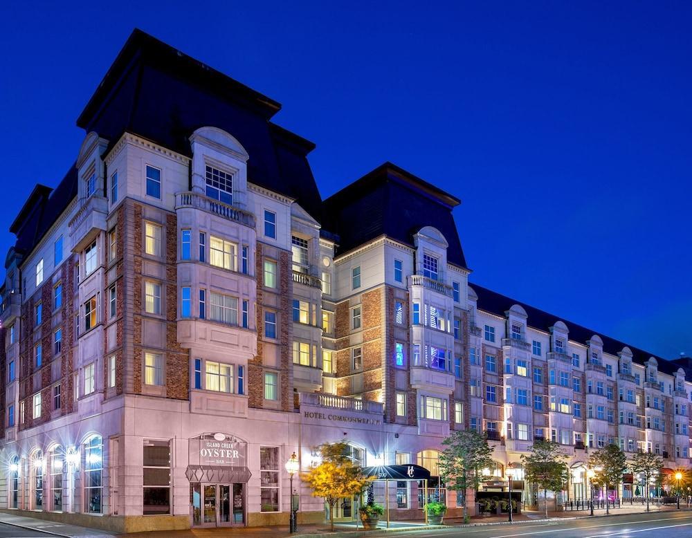 Hotel Commonwealth Бостън Екстериор снимка The Village at Lake Park