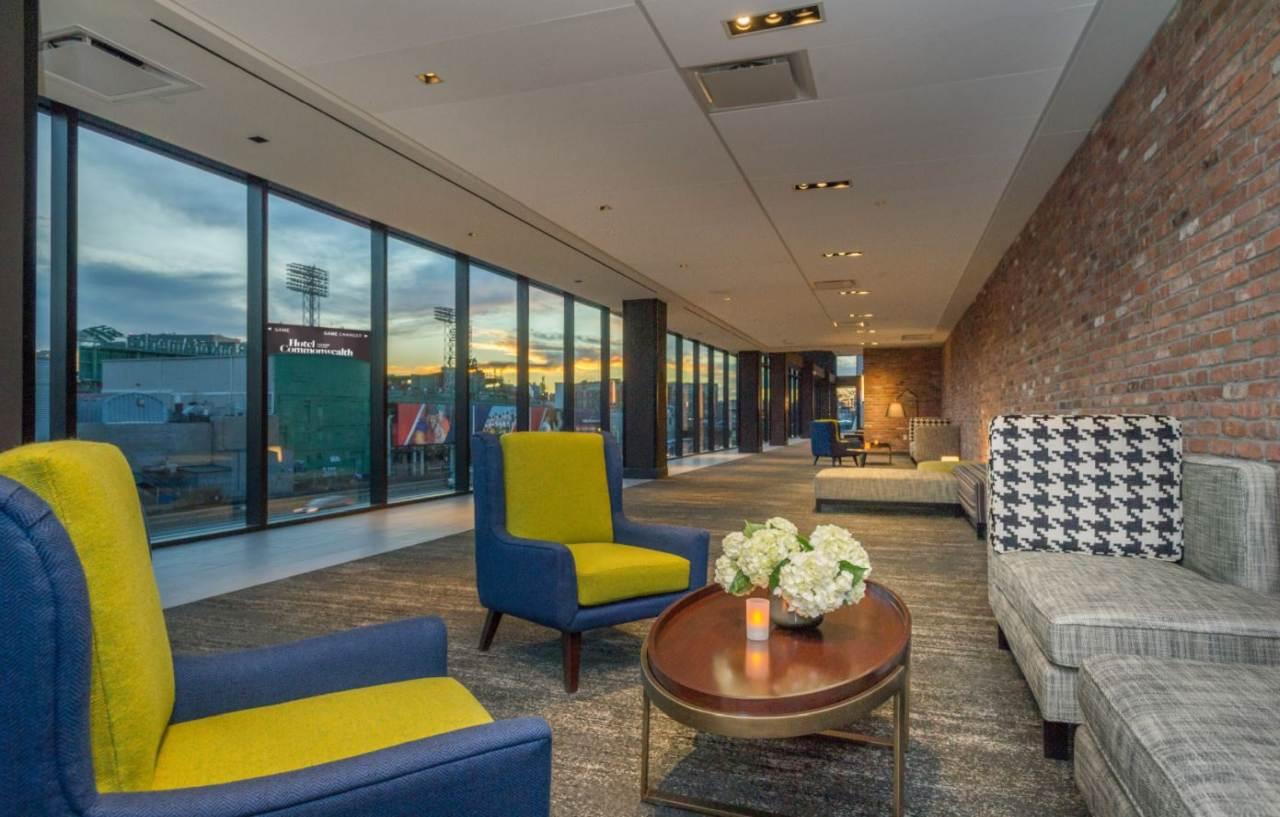 Hotel Commonwealth Бостън Екстериор снимка The 10th floor lounge