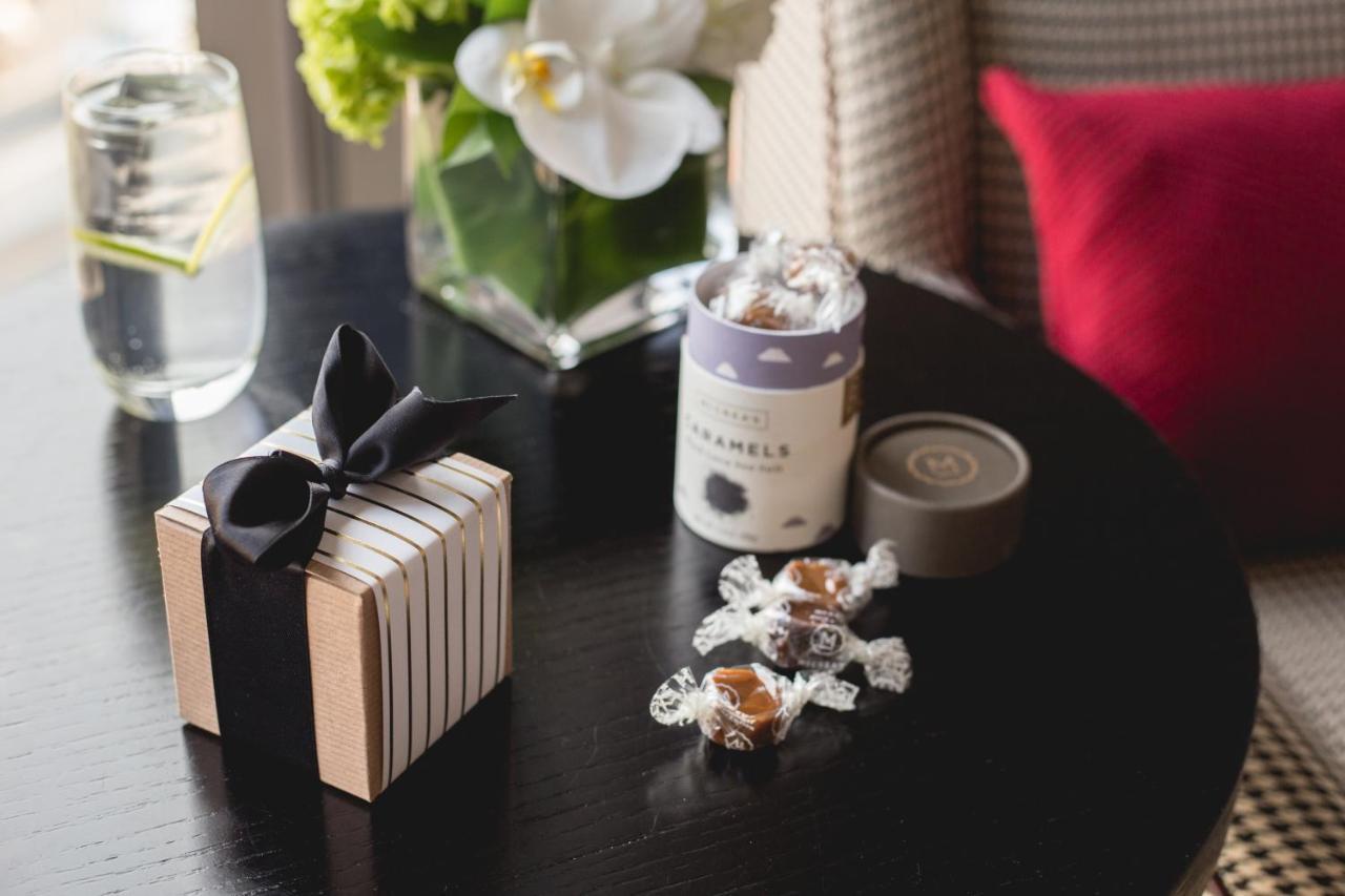 Hotel Commonwealth Бостън Екстериор снимка A Jo Malone product