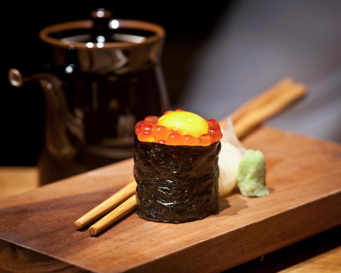 Hotel Commonwealth Бостън Екстериор снимка California roll